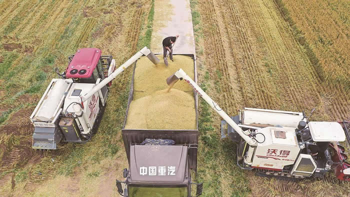 “穩(wěn)”的基礎(chǔ)不斷加固 “進(jìn)”的動能加速集聚！唐山年中經(jīng)濟(jì)觀察1.jpg